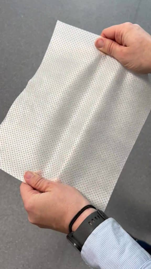 Nonwoven clip 1 frame at 0m2s